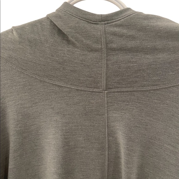 Gap Fit light grey sweatshirt - tunic length - size XL- never worn NWOT - Picture 2 of 7